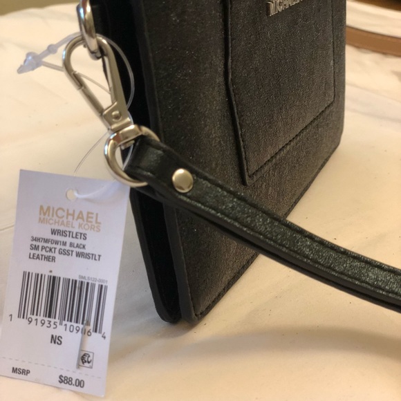 Michael Kors wristlet - Picture 2 of 4